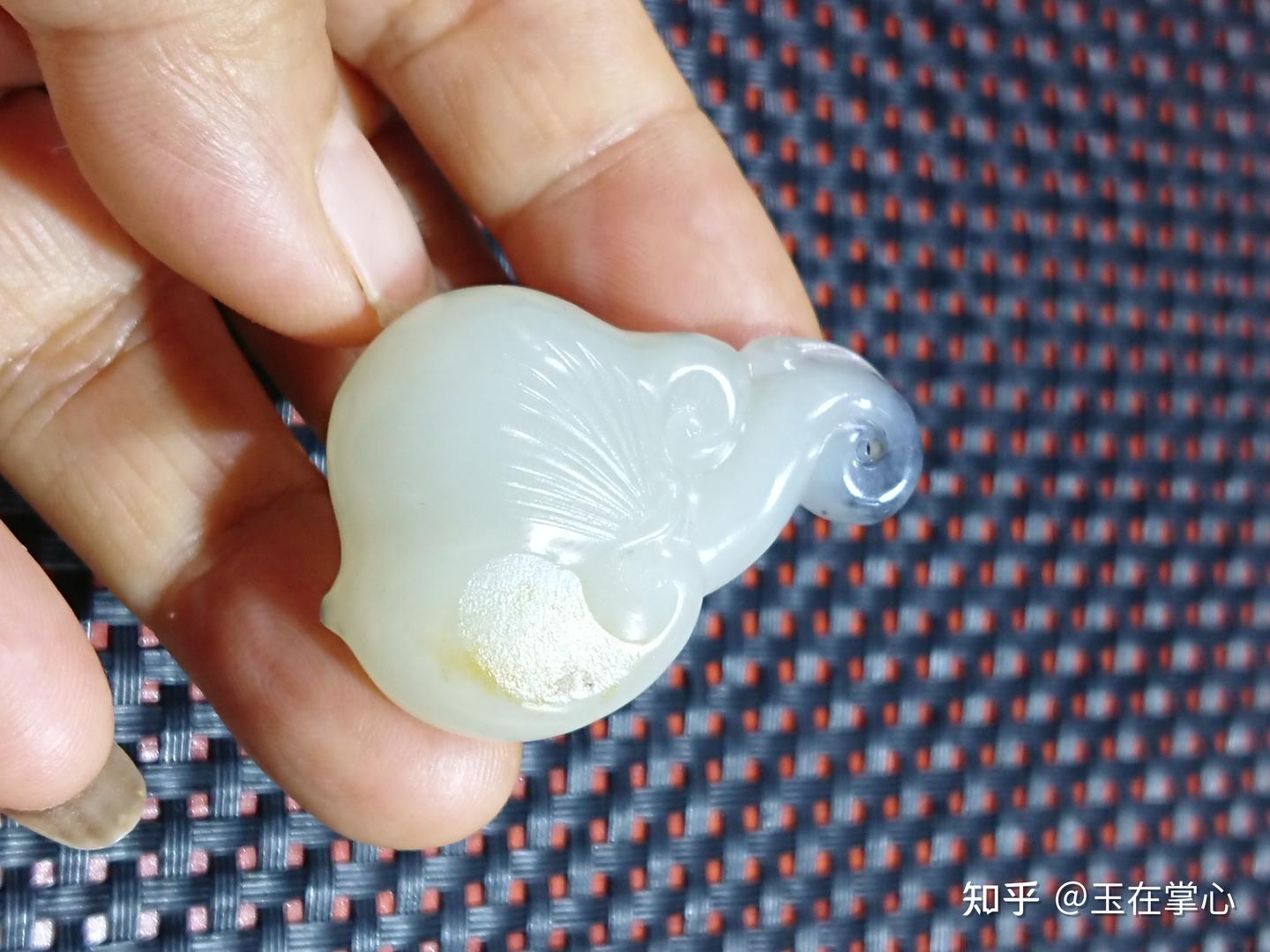 玉龙喀什河（和田河）里挖玉石